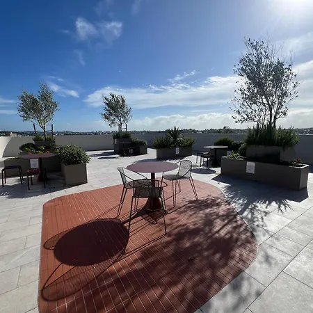 Apartment Riverside Modern 2br East With Parking *
