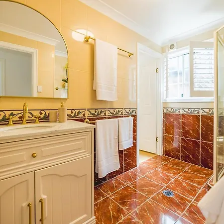 Stylish, Spacious Retreat With Plunge Pool - Casa Cranbrook * Brisbane