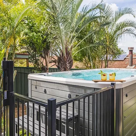 Stylish, Spacious Retreat With Plunge Pool - Casa Cranbrook * Brisbane
