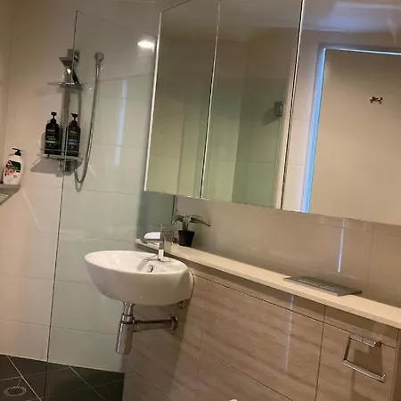 Apartment Modem Two Bedroom In Inner Cbd Brisbane