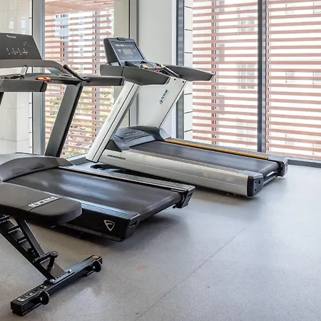 Fortitude Valley Escape With Pool, Gym & Parking Apartment Brisbane