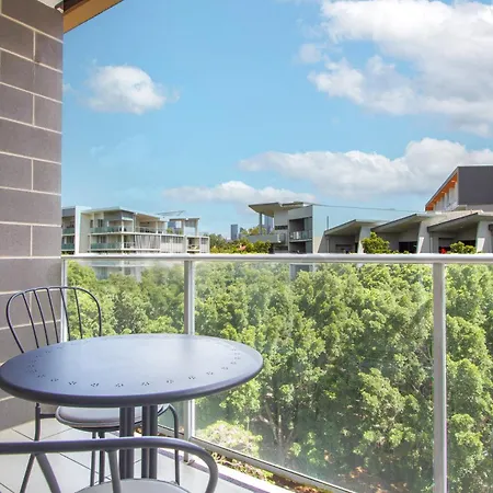 Stylish 2 Bdr Near Qut And Rbwh With Parking Apartment Brisbane