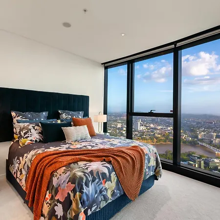 Skylight With Free Parking Apartment
