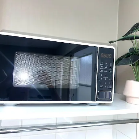 Apartment U5-traditional Qld Unit With Backyard-fresh-quiet Leafy Centre-newac Smarttv Brisbane