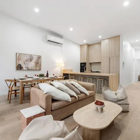 Dune Designer 2 Bedroom With River Views Parking Pool Apartment