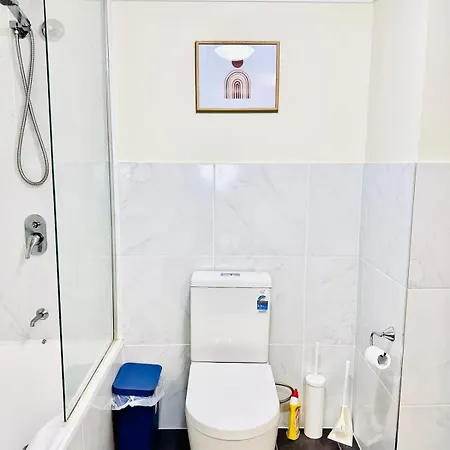 2 Bed In Apartment *
