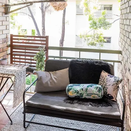 Pulse Hideaway Steps To Valley & Cbd *