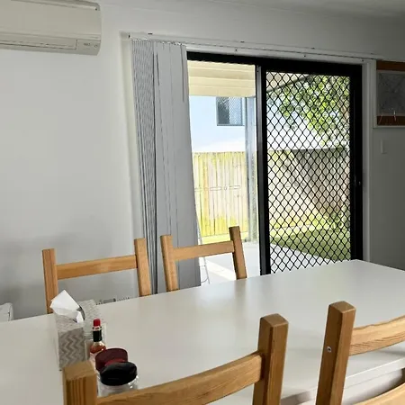 Apartment Boondall 3br Family | Long Deals