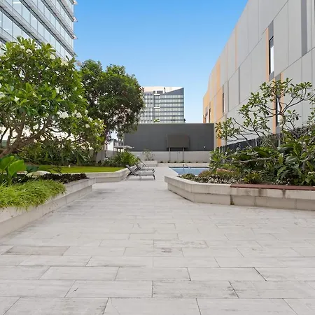 Immaculate Floor Views - 2bed-2bath-1car-pool * Brisbane