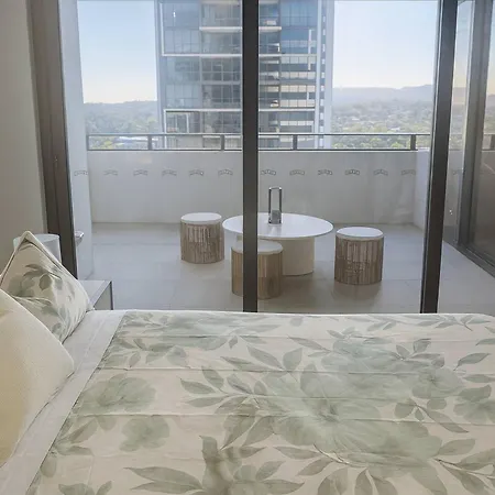 Milton Oasis Level 16- Luxury Near Milton Station Brisbane