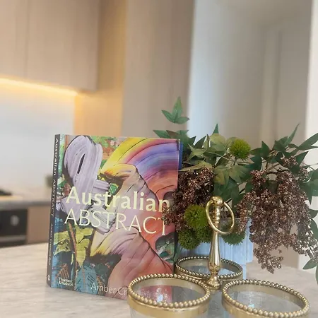 Milton Oasis Level 16- Luxury Near Milton Station Apartment Brisbane