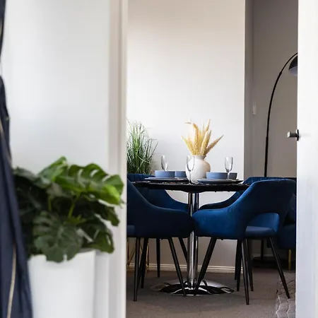 Apartment Stylish 2br Cityside With Pool, Gym And Parking *