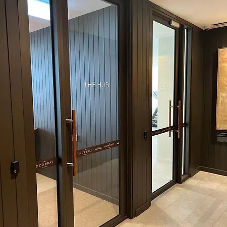 Riverside Modern 2br East With Parking *