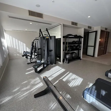 Riverside Modern 2br East With Parking Apartment *