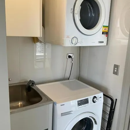 Apartment Modem Two Bedroom In Inner Cbd *