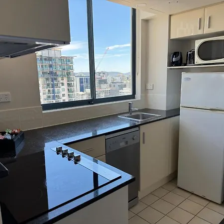 Apartment One-bedroom Escape I Mantra On Queen *