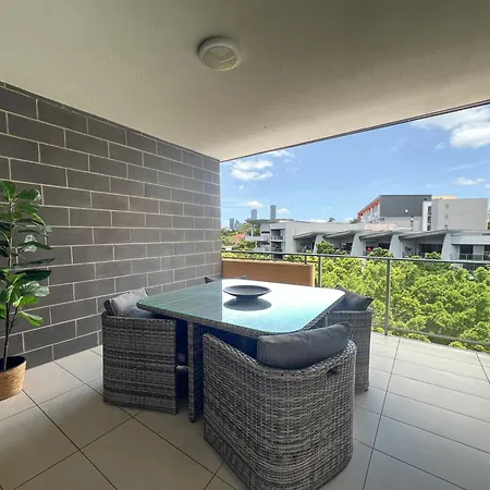 Apartment Stylish 2 Bdr Near Qut And Rbwh With Parking
