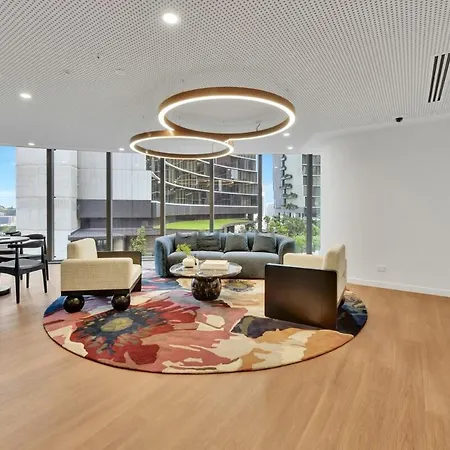 Gorgeous 3br With Study Overlooking Bne River