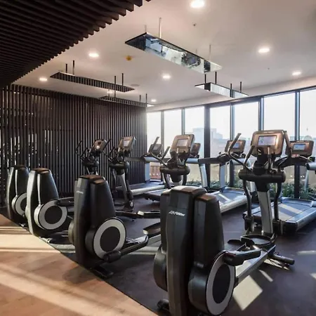 Valley Getaway - Rooftop Pool - Parking - Sleeps 6 Brisbane