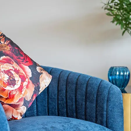 Stylish Roma Parklands Retreat - Stunning Park Views From Every Room, Heated Pool, Gym, Private Carpark, Suncorp Stadium, 10 Min Walk To Cbd Apartment Brisbane