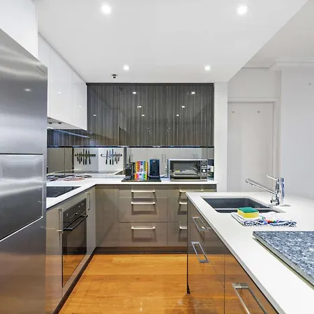 2 Bed 2 Bath Parking * Brisbane