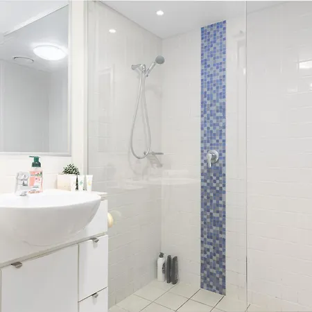 Oaks Gorgeous 2br With Pool, Parking, Gym Apartment