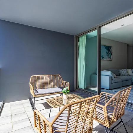 Oaks Luxury 2br With Pool, Gym And Parking Brisbane