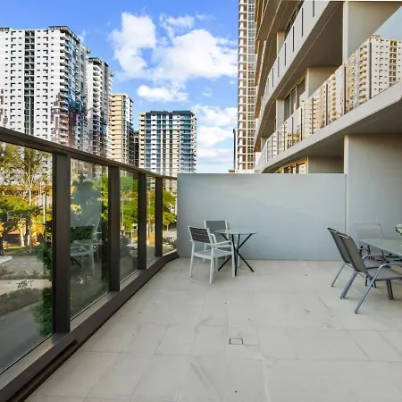 Modern 3br In Sunnybank Pool And Gym Access