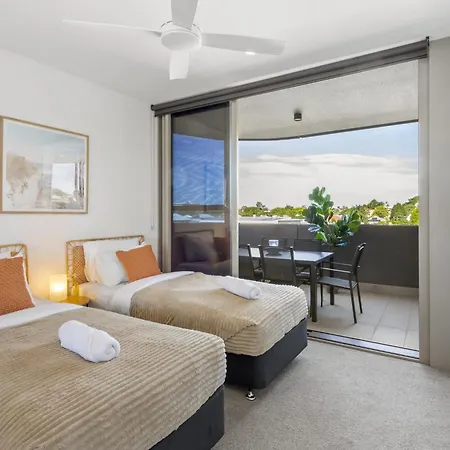Gabba Retreat - Rooftop Pool & Stunning View Apartment *