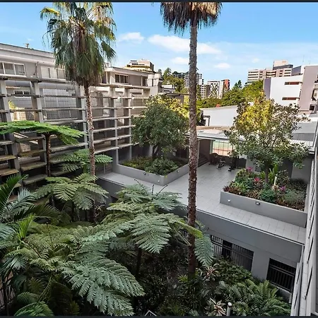 South Bank Penthouse - Streets Access - Free Parking Apartment Brisbane
