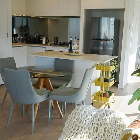 Stylish Escape - Views & Perks Apartment *