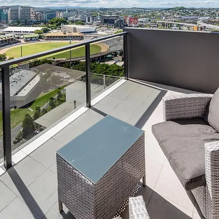 Bright Bowen Hills Apartment, Close To Life Apartment *