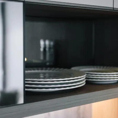 Stylish 1br Retreat With Stunning High-rise Views Brisbane