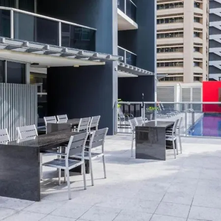 Modern On Mary 1 Bedroom, 1 Bathroom, 1 Car, Views! Apartment *