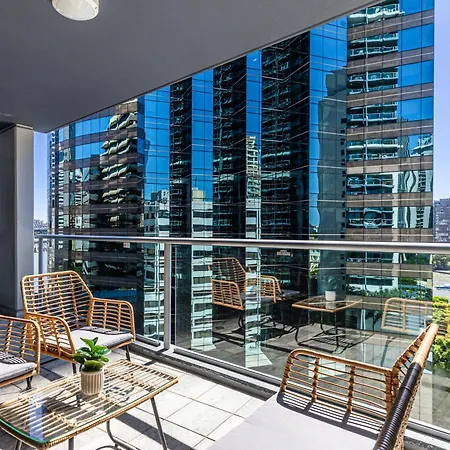 Oaks Luxury 2br With Pool, Gym And Parking Brisbane