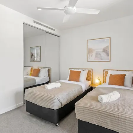 Gabba Retreat - Rooftop Pool & Stunning View Apartment Brisbane