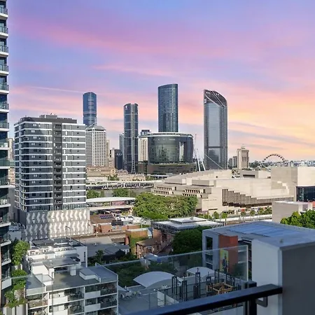 Cs - Gorgeous Views 2br W Parking, Pool & Gym Apartment *