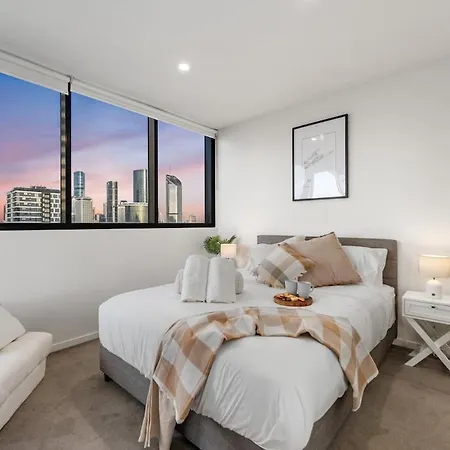 Cs - Gorgeous Views 2br W Parking, Pool & Gym Apartment