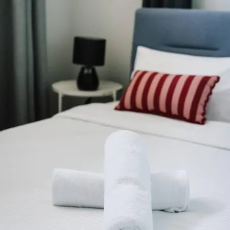 Modern 2br Easy Access To Everywhere * Brisbane