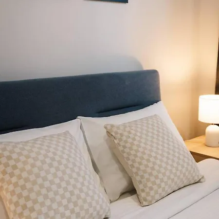 Apartment Modern 2br Easy Access To Everywhere