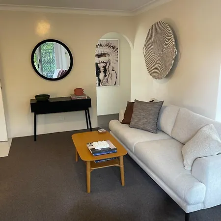 Apartment 2 Bed Ground Flr Gaythorne Courtyard Apt, Parking