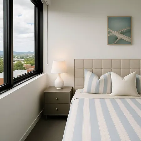 Milton Oasis Level 16- Luxury Near Milton Station Apartment Brisbane