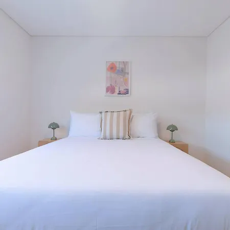 Bulimba Solace - Poolside Living By River * Brisbane