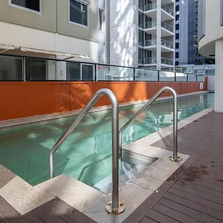 Family-friendly 2br Retreat Heart Of C35 Apartment *