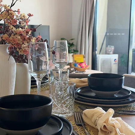 2b2b With Courtyard - Close To Cbd - Free Parking