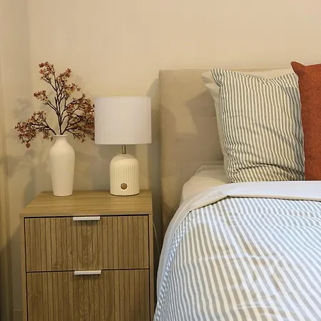 2b2b With Courtyard - Close To Cbd - Free Parking Brisbane