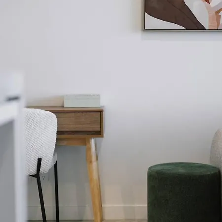 Apartment Stylish 1br Retreat With Stunning High-rise Views