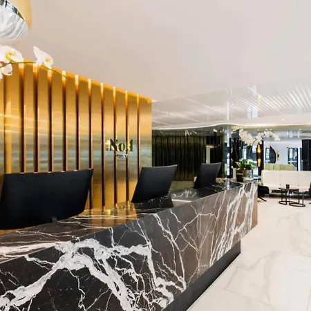 Style Infinity Pool Gym Chic 1 Bedroom Apartment Brisbane