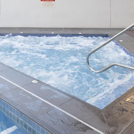 Oaks Luxury 2br With Pool, Gym And Parking * Brisbane