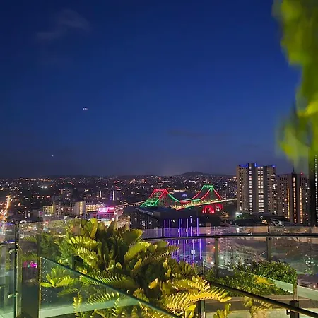 Fv 1br With Rooftop Pool Brisbane